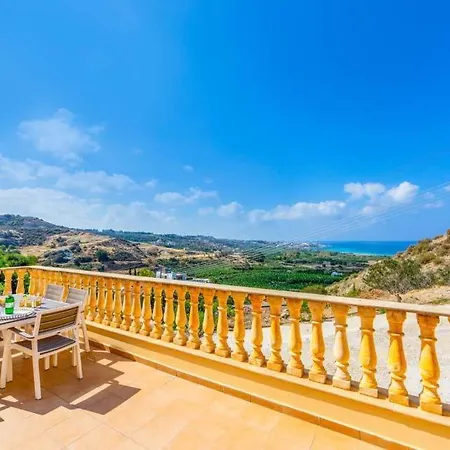 In Sleeps 8 Includes Swimming Pool Air Con And Wifi 7 *