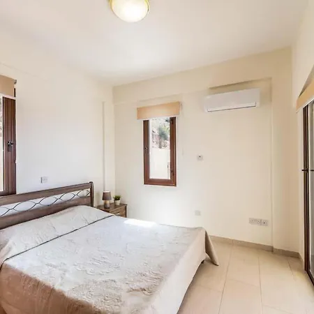 In Sleeps 8 Includes Swimming Pool Air Con And Wifi 7 빌라 *