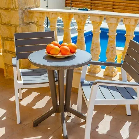 빌라 In Sleeps 8 Includes Swimming Pool Air Con And Wifi 7