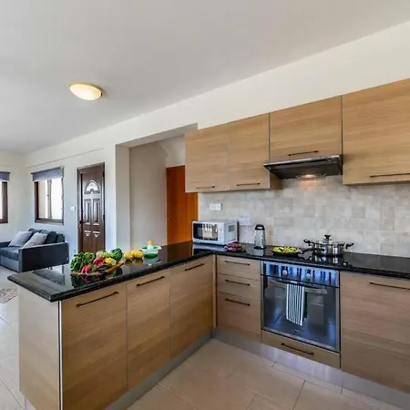 In Sleeps 8 Includes Swimming Pool Air Con And Wifi 7 빌라 *