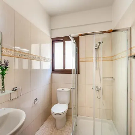 In Sleeps 8 Includes Swimming Pool Air Con And Wifi 7 키소네르가