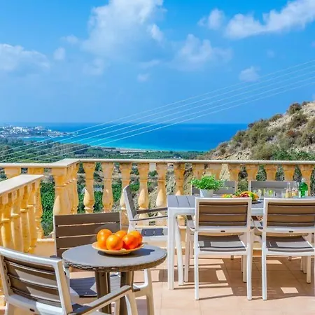 In Sleeps 8 Includes Swimming Pool Air Con And Wifi 7
