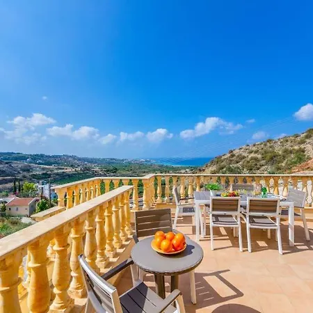 Villa In Sleeps 8 Includes Swimming Pool Air Con And Wifi 7
