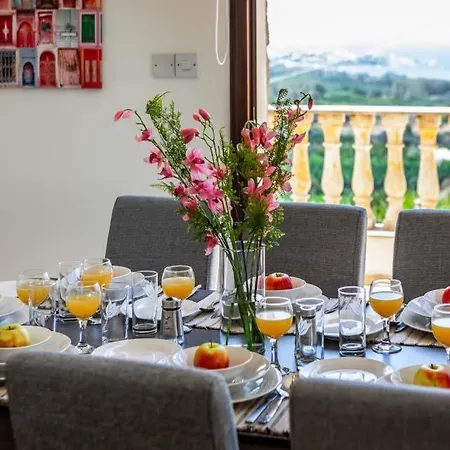 In Sleeps 8 Includes Swimming Pool Air Con And Wifi 7 Villa